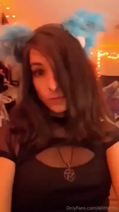 Been playing with some new outfits getting ready for spooky day 