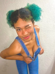 Howdy feel like i was tapped into my country girl shit in my overalls part 1