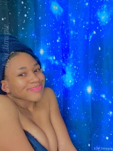 Good morniiing heres a lil vid of me getting all moisturized gotta