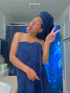 Good morniiing heres a lil vid of me getting all moisturized gotta part 2