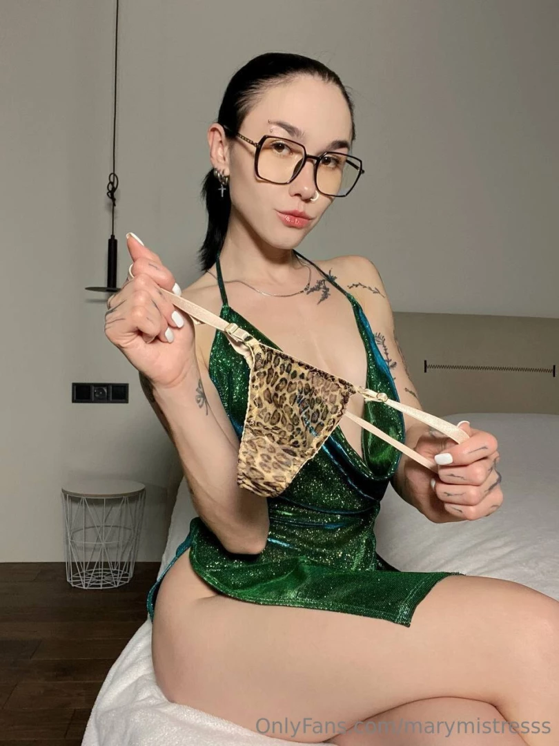 I think to this style such panties will fit the most i like to dress 