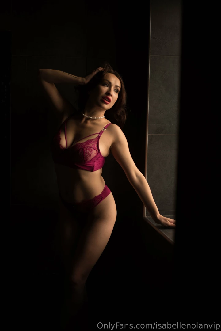 Kiss every curve of my body 