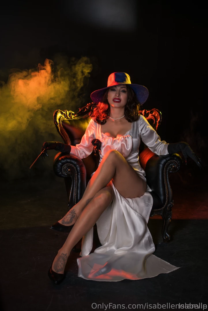 My halloween look for 2023 - lady dimitrescu i like to reincarnate 