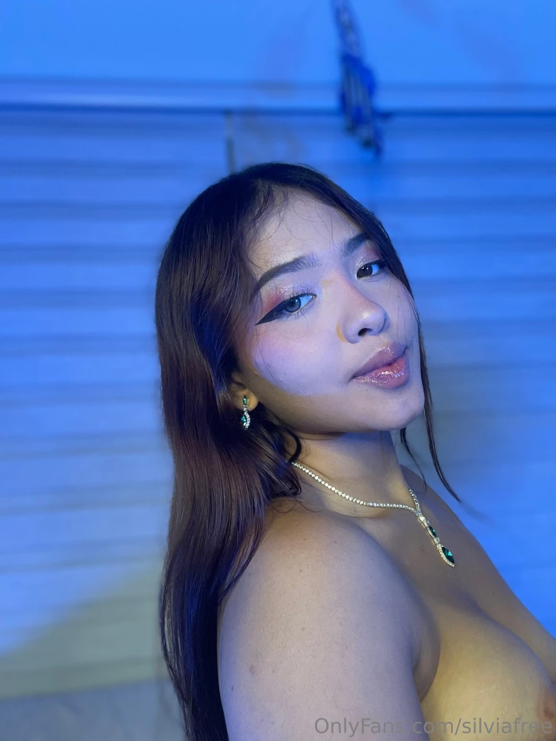 Wanna see the full pic baby 