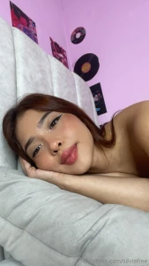 Woke up with my hand between my thighs dreaming about you