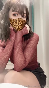 I was sitting in a caf today watching people pass by lost in my own