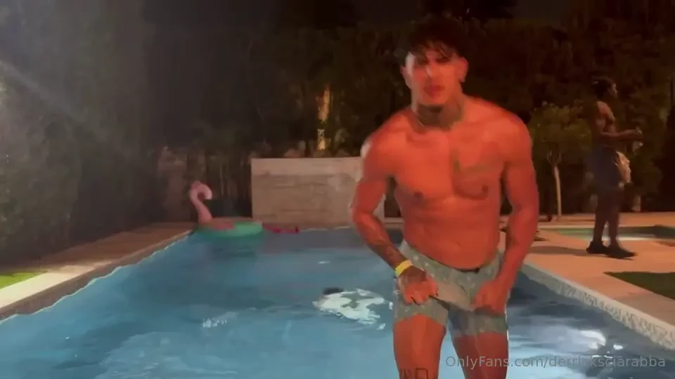 Who s skinny dipping w me 