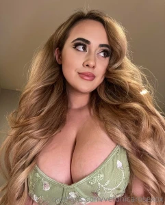 Swipe to see my two personalities part 1