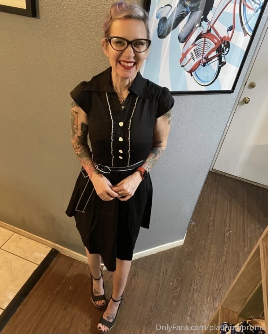 Hi nerdy mom here i m super nice funny as fuck and i get filthy nasty part 1 