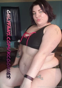 Pulling titties out on my premium new posts everyday over 100 juicy