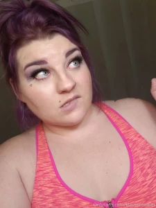 Feeling cute tonight tip me if you agree