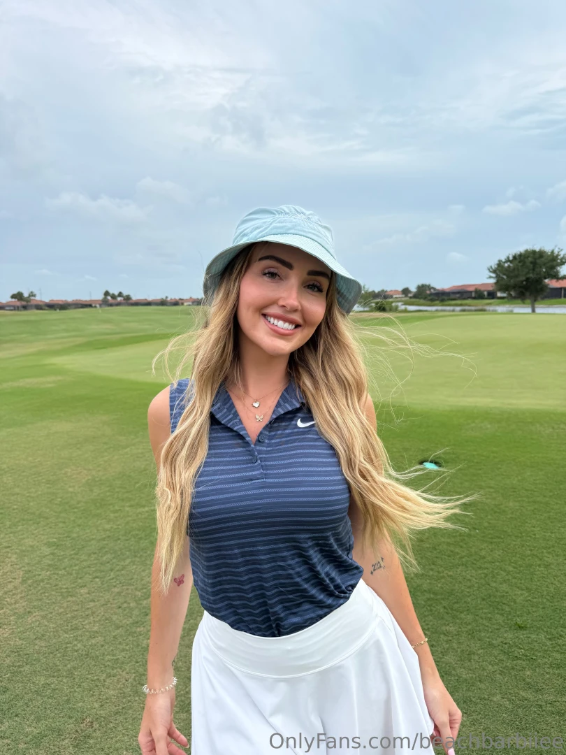 Golf s just an excuse to bend over cute and show off 