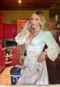 Hey honey can you help me out in the kitchen