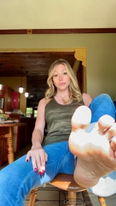 I love men who worship mammas feet feeling your tongue sliding around part 4