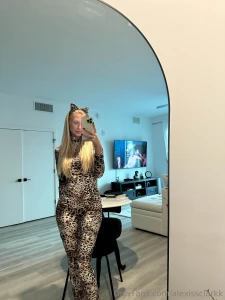 I wanna get into some trouble if you wanna be bad with me message me part 1