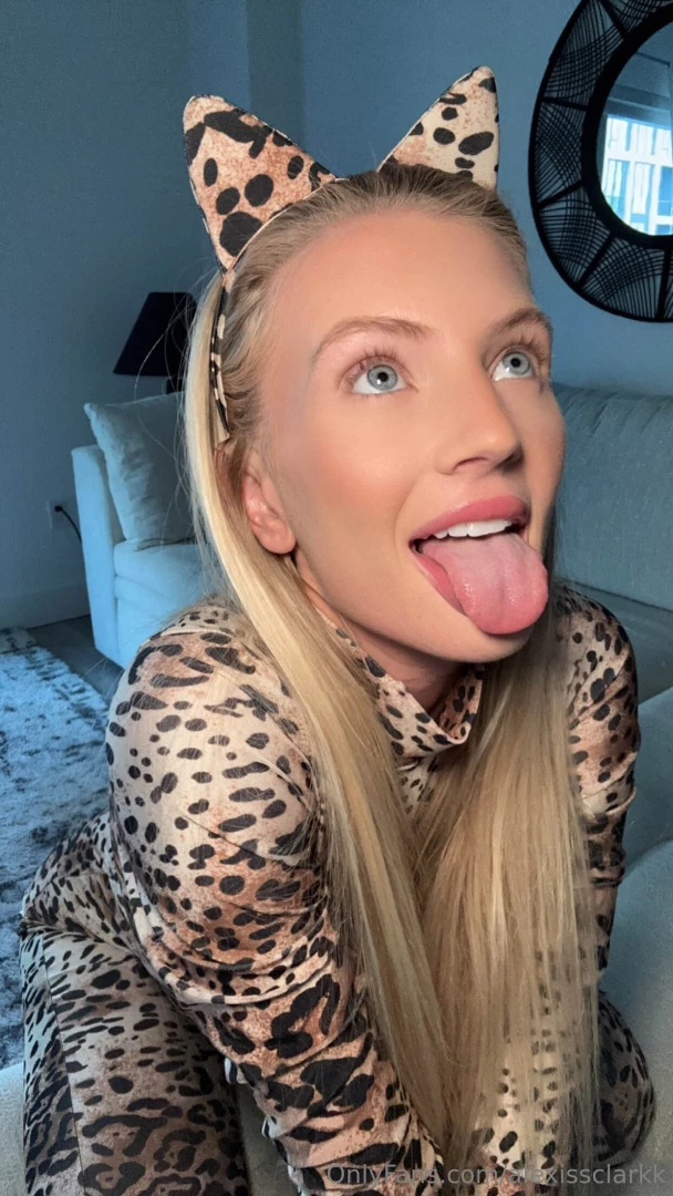 I wanna get into some trouble if you wanna be bad with me message me 