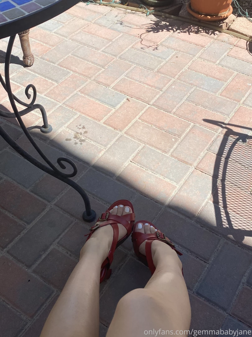 I need my foot fans to come out of the woodworks these puppies need 