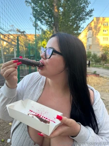 This clair is so juicy makes it hard to stop wanna take a bite