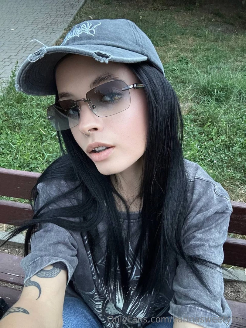 It s very dangerous to m33t a woman who completely understands you it 