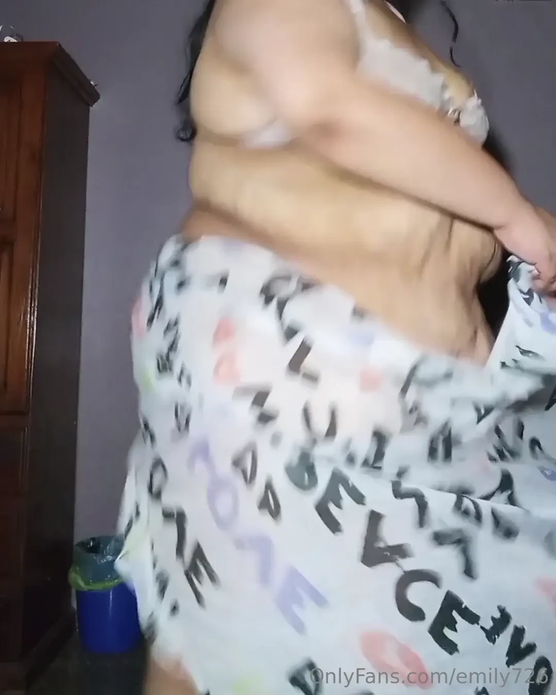 A little dance do you think i m moving well 