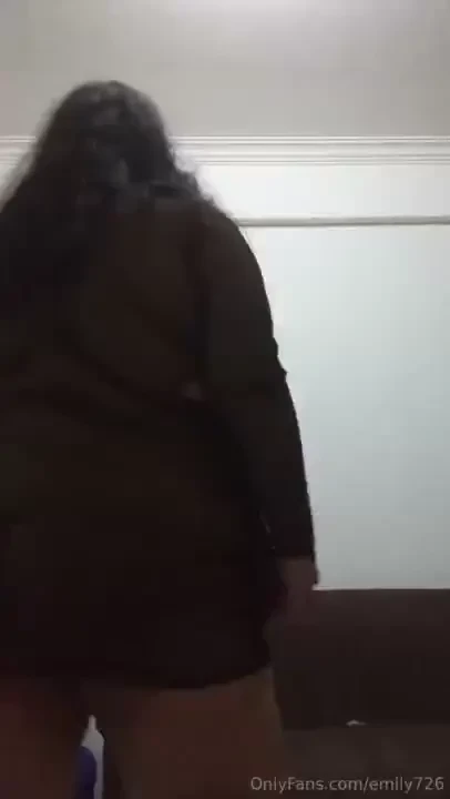 A little dance to warm up the atmosphere 