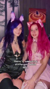 Shes so beautiful and so cool too thephoqueen