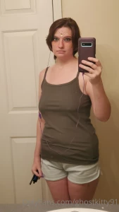 I did some makeup on live and decided to post some pictures as well