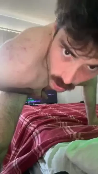 Wanna taste this thick cock and hairy asshole 