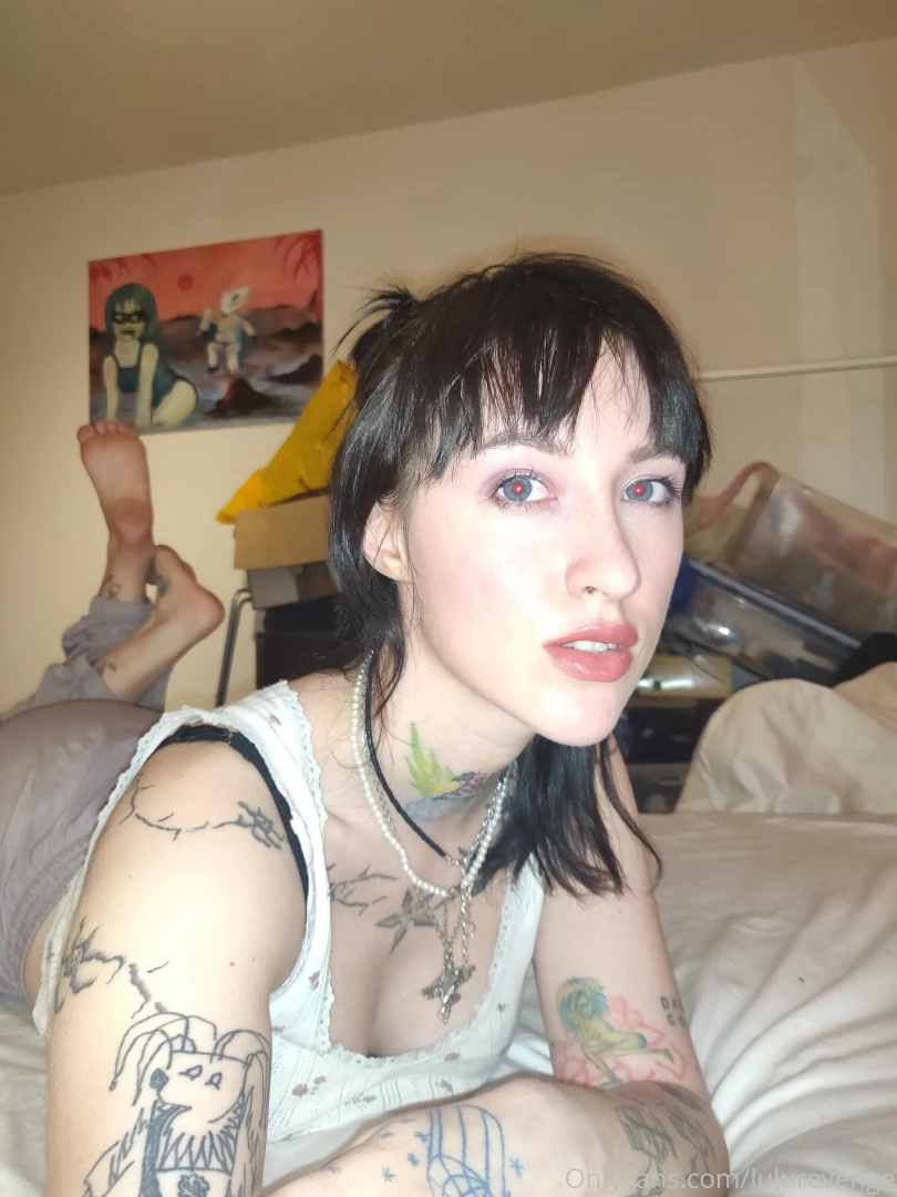 Cute edited pic vs candid flash pic hehe think i m gunna dye my hair 