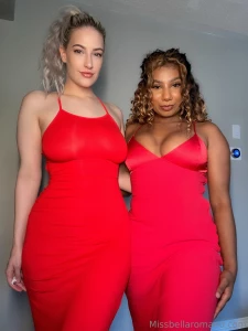 Thenylafox is going live tonight at 11 make sure you go join it s free