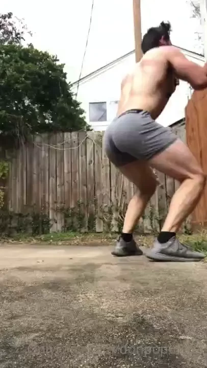 donpopulator - Highlights from my light bodyweight workout today these shorts are 