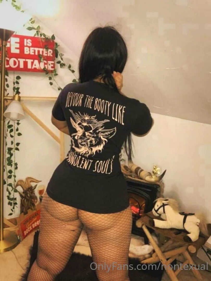 New merch coming soon check it out dm me for custom pics and videos 