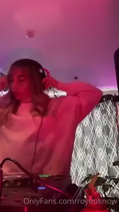 Hi friends you will be getting a dope lil mix in your messages soon 