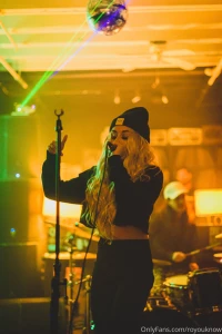 Live at underground magazine what day should i do a live concert on