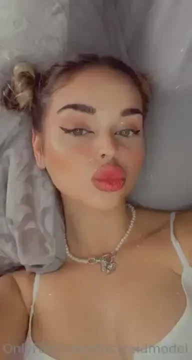 I m laying in bed ready for our sexting session let s have some fun 