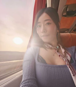 Craving for your attention this afternoon