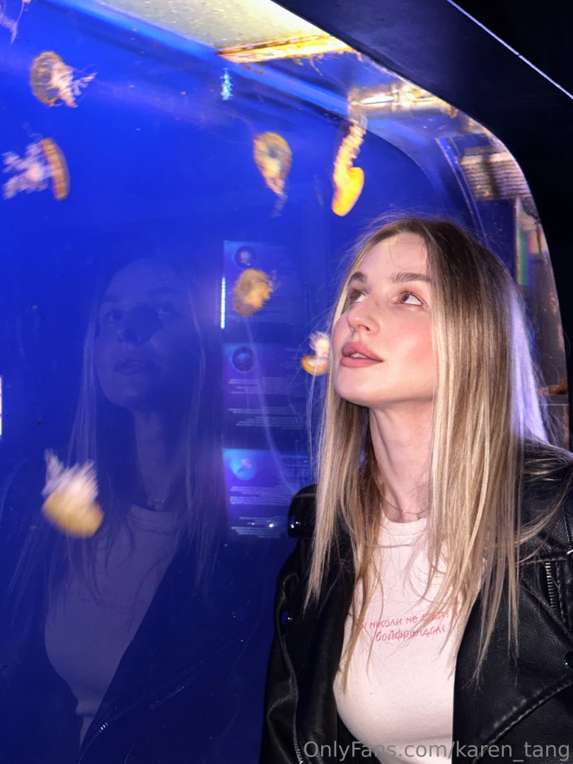 I like to visit rooms with aquariums i am fascinated by aquatic part 1 