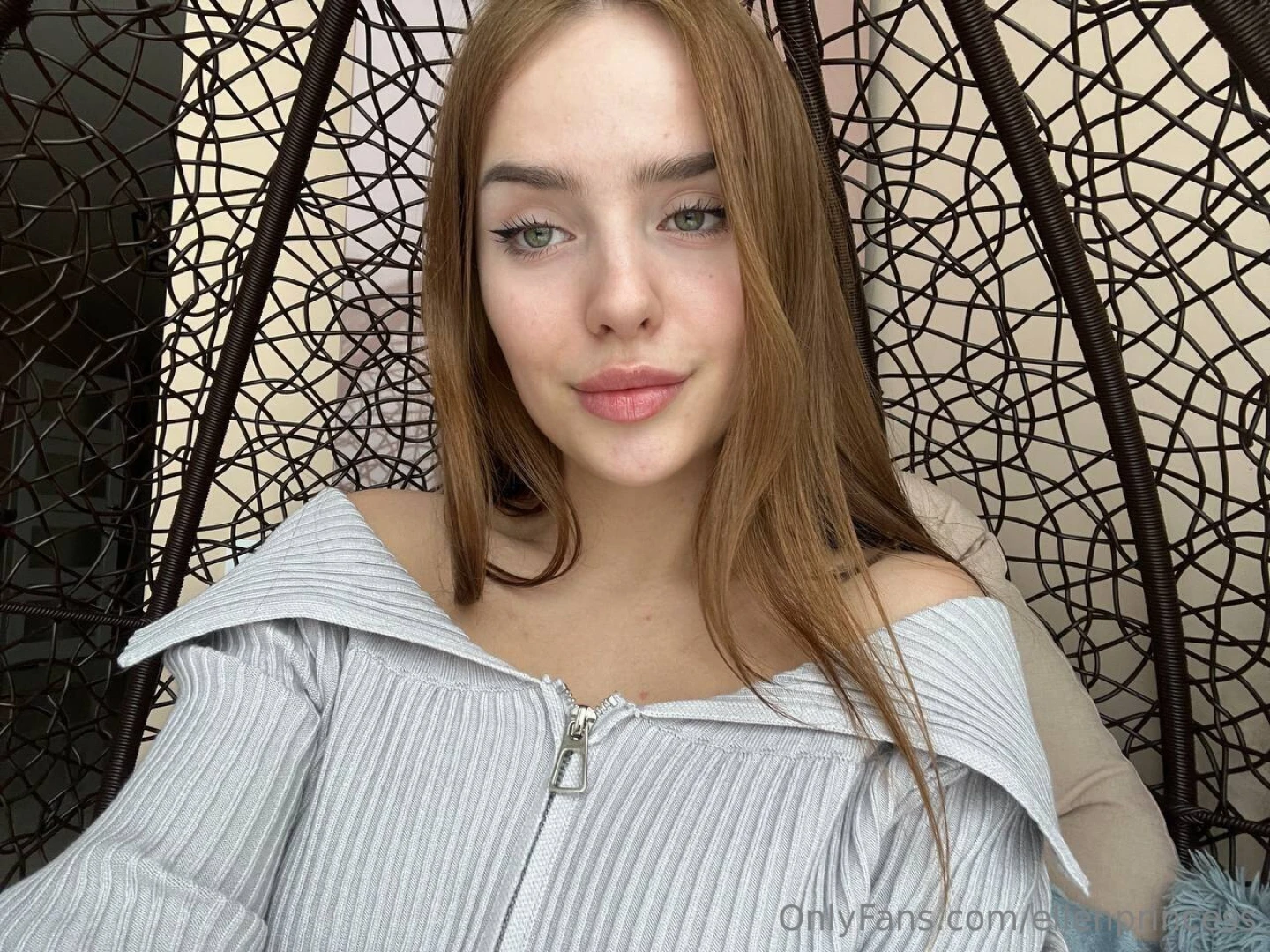 My house just radiates comfort and warmth would you like to spend time 