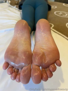 This is what happens when he gives me a super long oily foot massage part 1