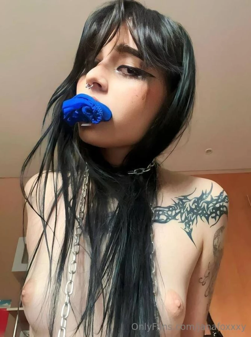 Sub for free and play with her tonight nefer_titi_xxx she is online part 11 