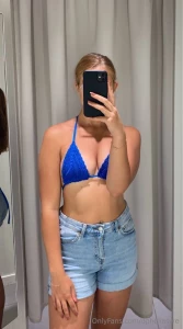 Var en kille som smyg tittade p mig medans jag bytte om om jag ska