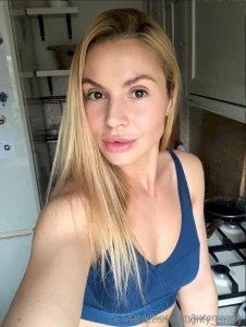 Ooooh so sexy naughty_emilly has something really wet and deep enjoy part 2