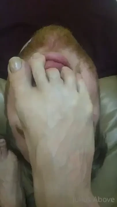 Look how long i let me toenails get gross haha but not for foot freaks 