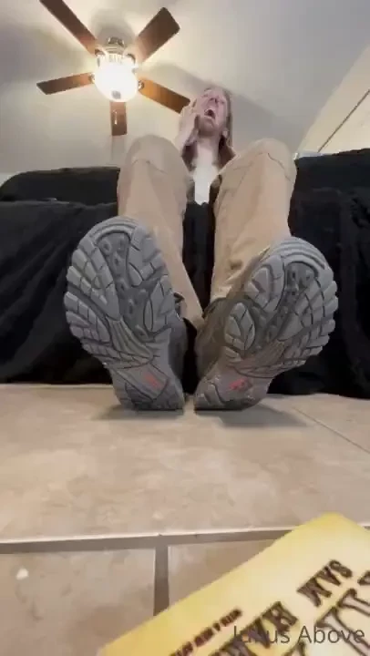 3-tiered shit dyke - lol mr layhey and his shitisms enjoy the view of 