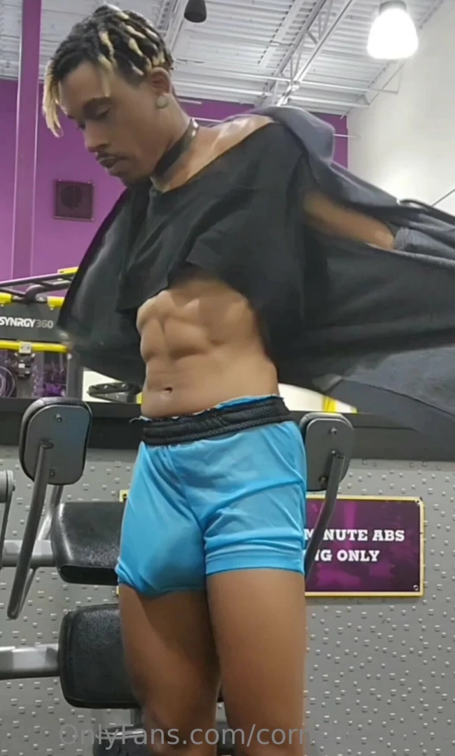 Part 2 nervous af first time at my new gym wearing gear with the top 