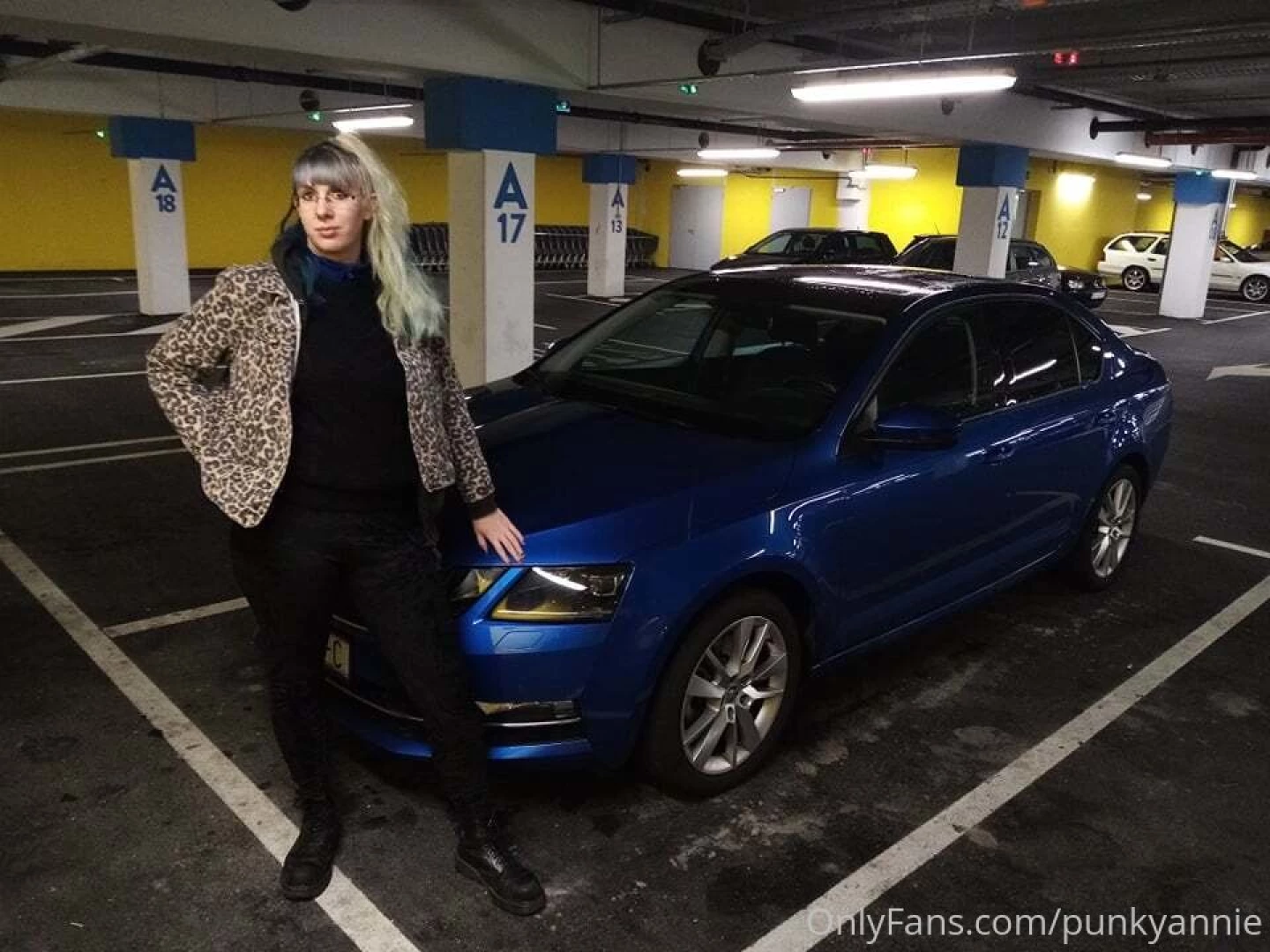 2 beauties lt 3 lt 3 lt 3 