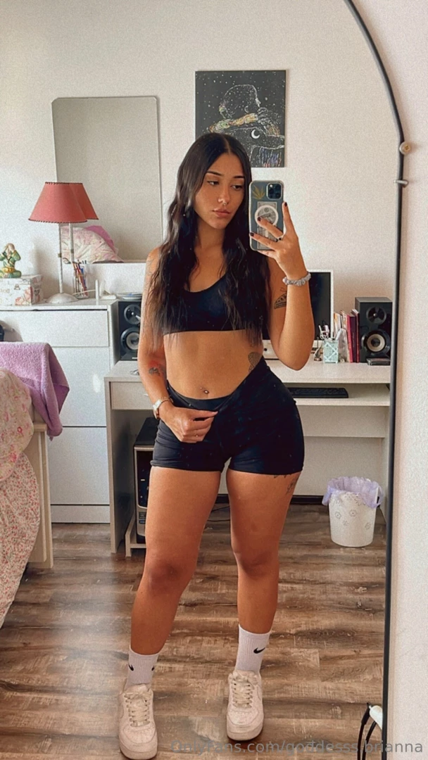 I would crush your head between my legs while you say thank you miamor 