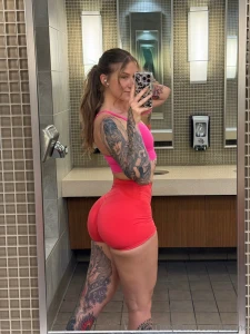 I hope you like gym girls that never skip leg day