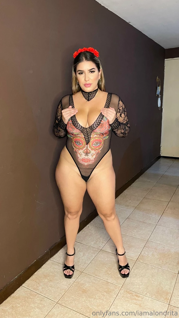 I m waiting for you in my dm daddy 