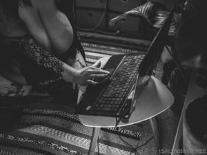 Advent calendar day 7 - while i stream by nakedsoul photography - part 1